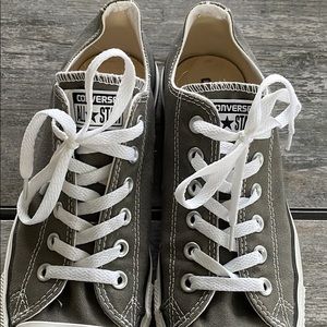 Womens Converse Size 9